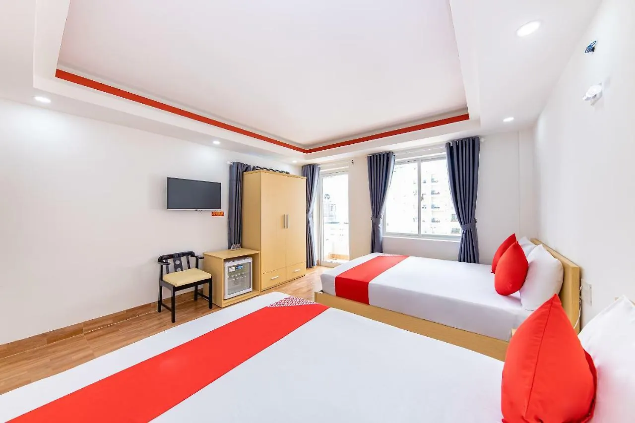 M&C Hotel נה טראנג 2*,